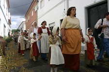 Mês da Cultura em Alcácer do Sal Carrinhos de rolamentos, lançamento de livro, café-concerto e recriação histórica