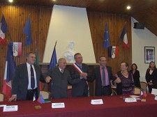 Geminação entre Municípios da Moita e de Plaisir renovada Desenvolver novas formas de cooperação entre estes dois Municípios