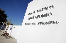 Exposição de pintura «Um Olhar sobre a Nossa Terra» em Alhos na Moita Abre comemoração do 18º aniversário da Biblioteca Municipal de Alhos Vedros