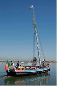 Lançamento de publicação no bote de fragata Baía do Seixal