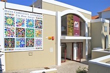 Exposição sobre Hans Christian Andersen está de volta a Setúbal Recupera algumas das peças da exposição original