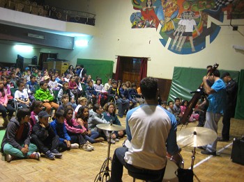 Escola de Jazz do Barreiro dá «aula ao vivo» Deliciando cerca de uma centena de alunos na SFAL