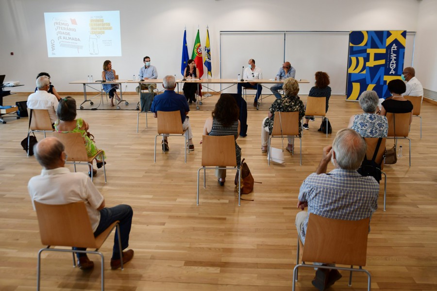 Prémio Literário Cidade de Almada e Prémio Literário Maria Rosa Colaço Luís Aguiar e José Gardeazabal vencem concursos literários promovidos pelo município de Almada