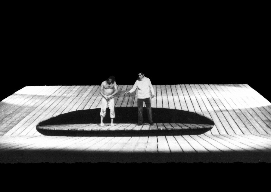 Almada - No Teatro Municipal Joaquim Benite Inaugura exposição de Jean-Guy Lecat . Um espaço para representar a vida
