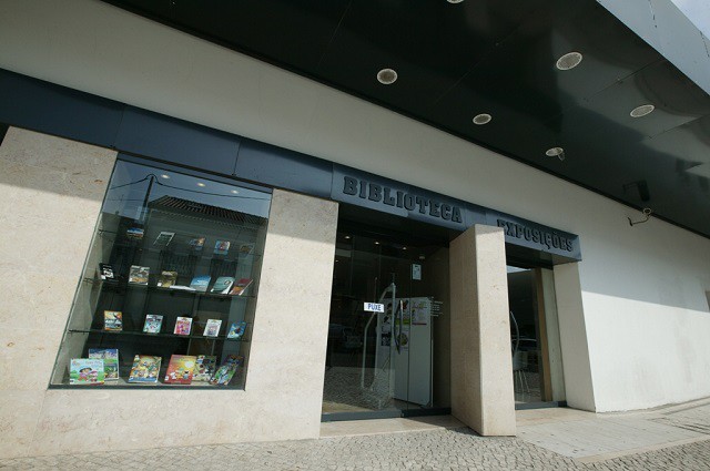 Várias iniciativas em que o livro e a leitura têm um papel de destaque Aniversário da Biblioteca da Baixa da Banheira no concelho da Moita