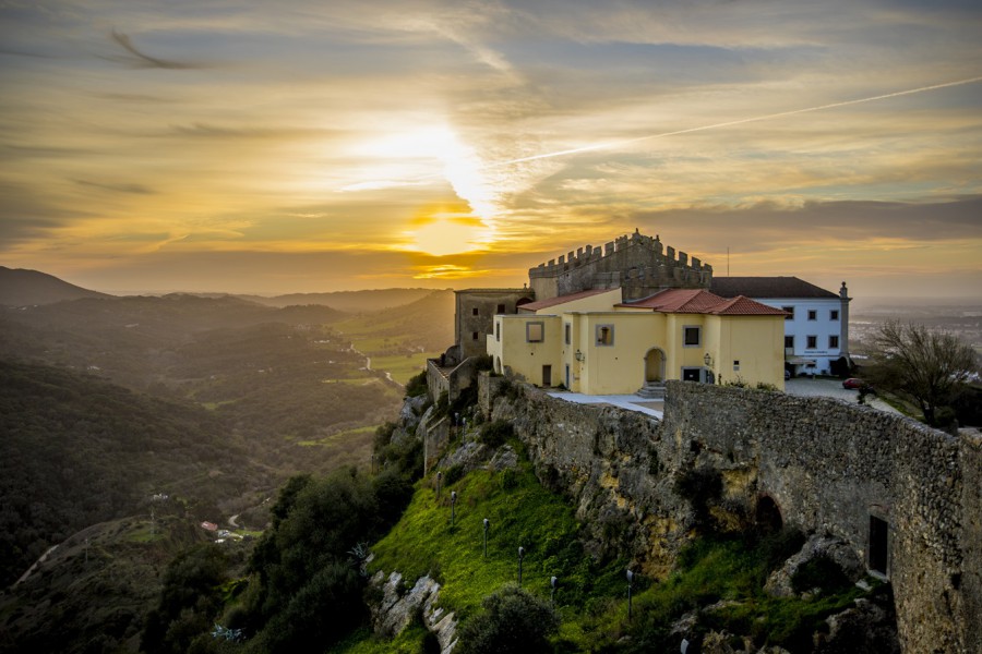 Castelo de Palmela vai acolher Visita Oficina «Iluminuras e Grafia no Tempo de D. Jorge» . Revela história da escrita