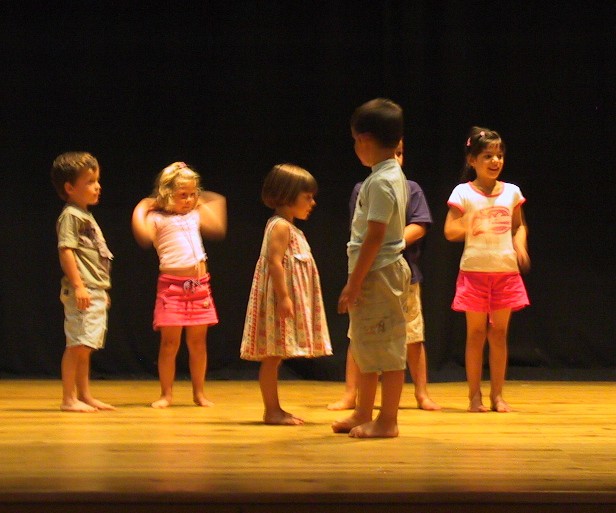 Moita - Música e movimento à volta da obra de Prokofiev No Fórum Cultural na Baixa da Banheira Oficina de dança e música «Gato e Pato «
