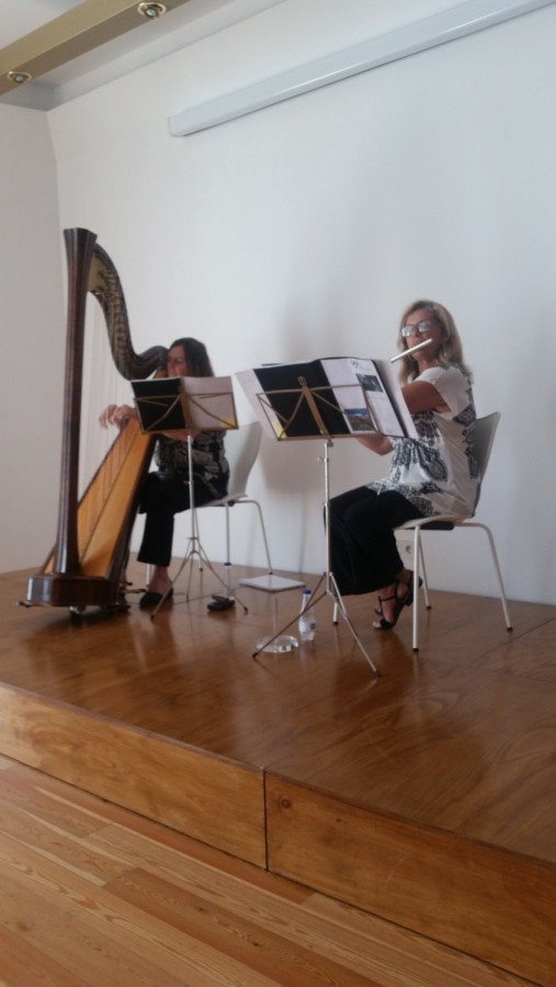 Moita - concerto pedagógico de música clássica para crianças Maria Cândida Rosa e Eva Guerra apresentam concerto comentado