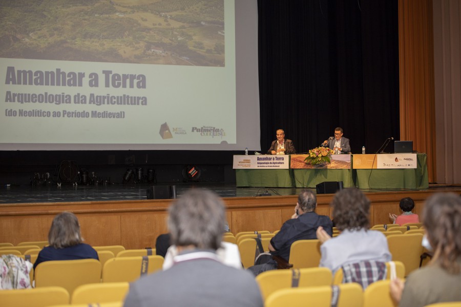 «Amanhar a Terra. Arqueologia da Agricultura (Do Neolítico ao Período Medieval)» Palmela reuniu investigadoras/es em Jornadas Internacionais