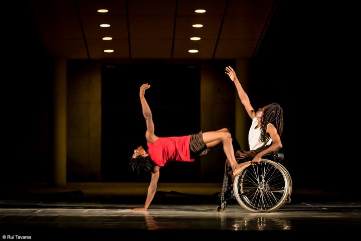 No Auditório Municipal do Fórum Cultural do Seixal Companhia de Dança Contemporânea de Angola