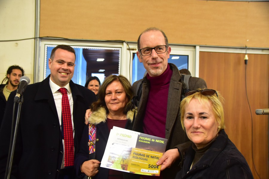 Barreiro - Escola Básica 1º Ciclo de Palhais Vencedora do concurso «Figuras de Natal Ecológicas»