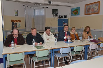Montijo - Nuno Canta, presidente da Câmara Reúne com comunidade educativa de Pegões