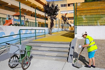 higiene urbana dos pátios do Bairro da Bela Vista em Setúbal Reforçada com uma equipa comunitária