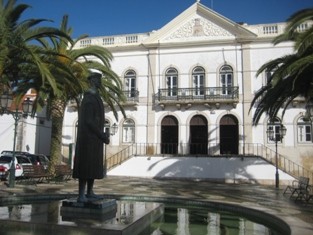 Câmara Municipal de Alcácer do Sal oferece manuais escolares a todos os alunos do 1º ciclo 390 alunos são abrangidos pela medida de apoio