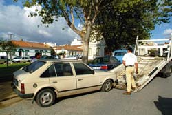 Câmara Municipal do Barreiro Mega acção de limpeza retira das ruas mais de 300 veículos abandonados