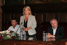 Maria Dores Meira, Presidente da CM de Setúbal Partidos querem passar a ideia que a Câmara Municipal está paralisada