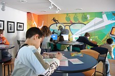 Sesimbra Loja Ond@Jovem com uma média diária de 50 frequentadores