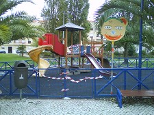Câmara da Moita Condena actos de vandalismo no Parque Infantil na Baixa da Banheira