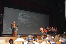 SESSÃO SOLENE DIA MUNICIPAL DO BOMBEIRO CMB distingue 17 Bombeiros com Medalhas de Bons Serviços e Dedicação