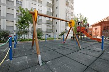 Actos de vandalismo em Parque Infantil na Moita Câmara condena actos de destruição de património público
