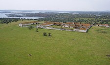 Reguengos de Monsaraz Estrada entre S. Marcos do Campo e o empreendimento turístico Roncão d´el Rei vai ser requalificada