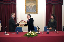 Assinatura dos contratos de colaboração em Santiago do Cacém Repsol atribui verbas ao Município e a seis instituições do concelho