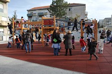 Centenas de Crianças inauguram no Barreiro Parque Infantil dos Pardalitos