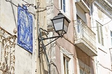 Na Baixa de Setúbal Limpeza de luminárias permite melhorar as condições de iluminação