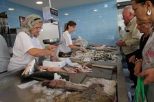 Primeira ala do Mercado Municipal de Reguengos de Monsaraz abriu hoje ao público