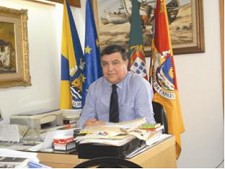 CANDIDATO A PRESIDENTE DA CÂMARA MUNICIPAL DE ALMADA DO PSD António Neves Presidente da Junta de Freguesia da Costa da Caparica