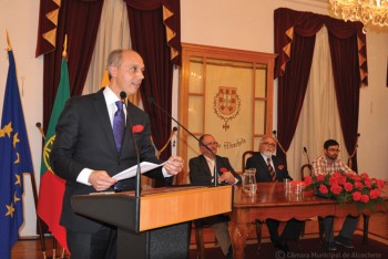 AUTARCAS DE ALCOCHETE COMEMORAM 42.º ANIVERSÁRIO DO 25 DE ABRIL A situação do nosso país é complexa e difícil e exige de todos coragem, determinação, compromisso político e cívico
