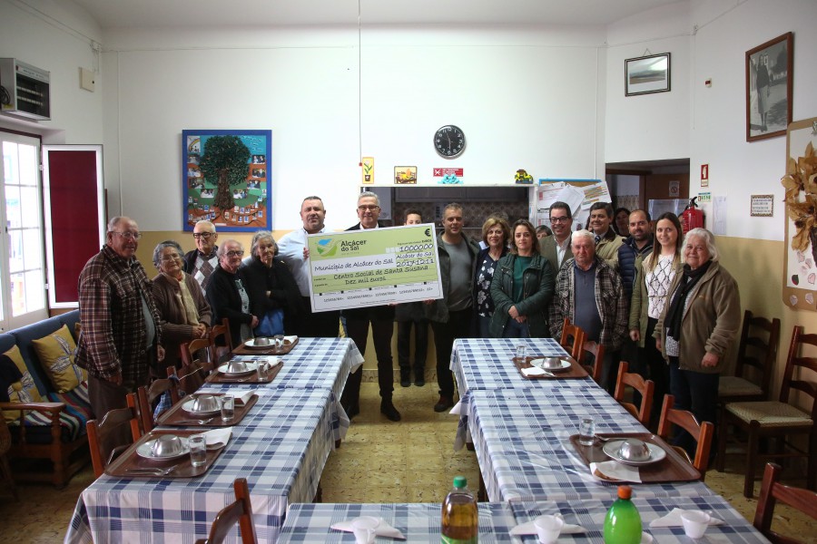 Centro Social de Sta. Susana em Alcácer do Sal Câmara Municipal apoia na aquisição de uma carrinha