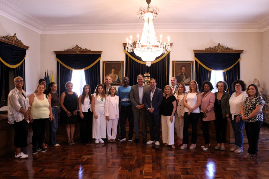 MOITA - No Salão Nobre dos Paços do Concelho Cerimónia para a entrega das chaves de seis habitações municipais