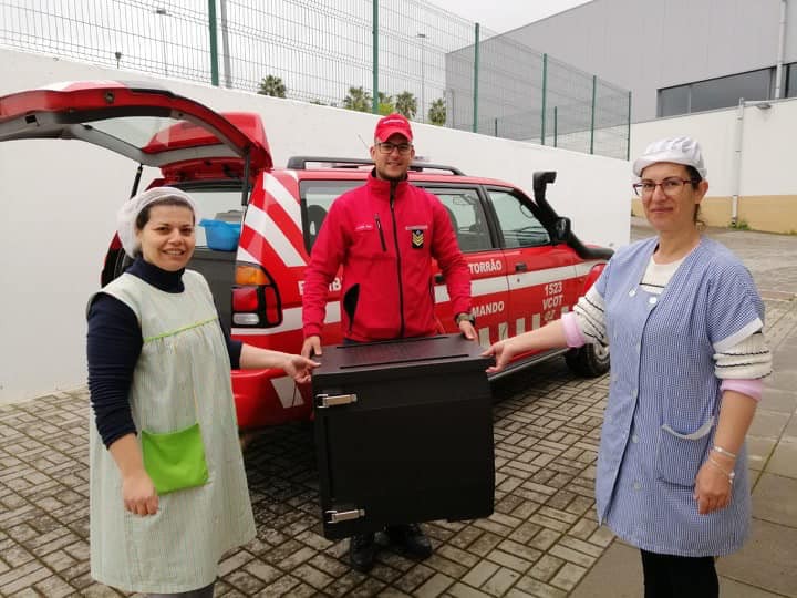 Câmara Municipal de Alcácer do Sal Oferece refeições aos Bombeiros do Torrão