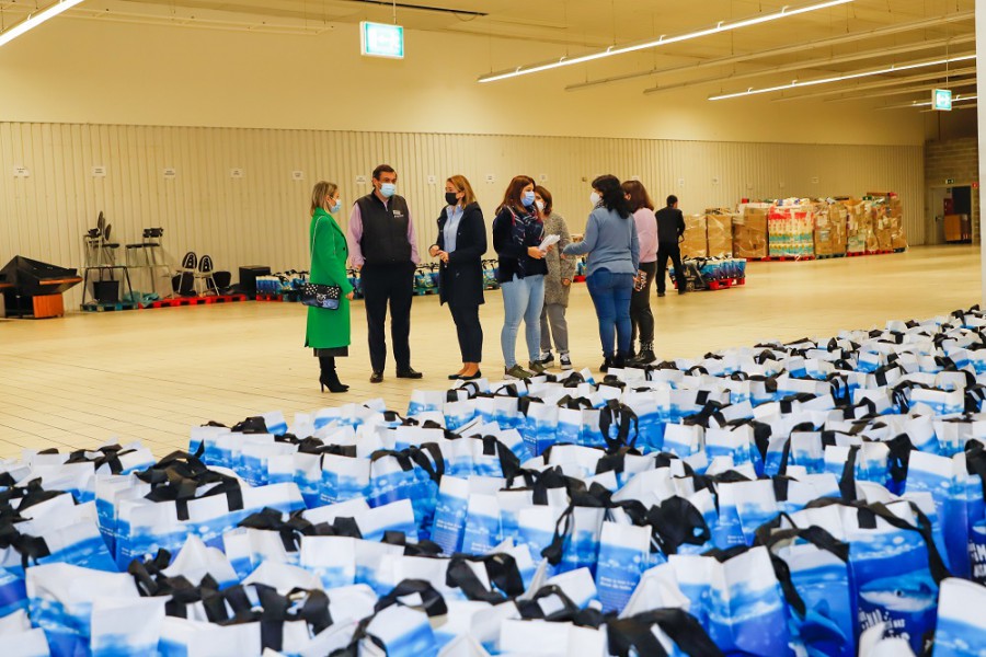 Sinalizadas por várias Instituições de solidariedade social do Concelho do Barreiro Distribuição de cabazes de Natal a cerca de 200 famílias carenciadas