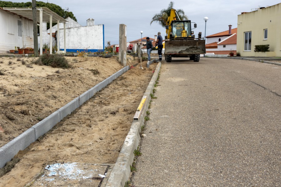 GRÂNDOLA - Na Comporta, Carrasqueira, Arêz e Vale de Guizo Município requalifica espaço público