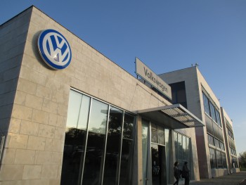 Palmela - Autoeuropa ajudou a mudar a face deste concelho Um território que aprendeu a conjugar a sua tradição rural com a vocação industrial