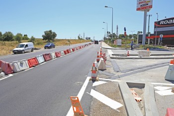 Avenida Álvaro Cunhal em Setúbal Parcialmente encerrada à circulação automóvel amanhã e quinta-feira