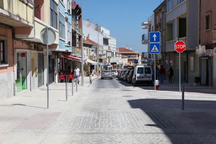 Moita - Rua 1º de Maio na Baixa da Banheira Câmara intercede junto da EDP para finalização dos trabalhos