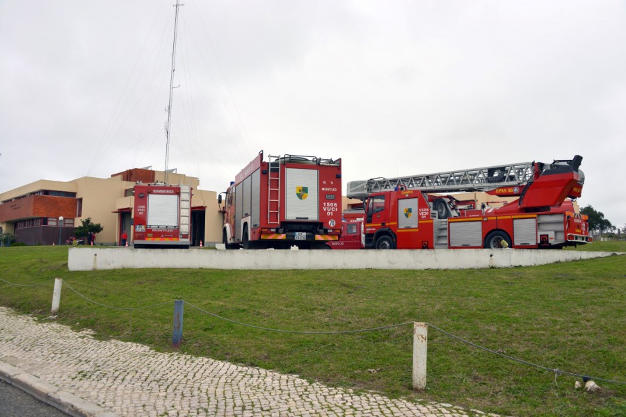 Bombeiros Voluntários do Montijo Câmara suporta aquisição de Equipamentos de Proteção Individual