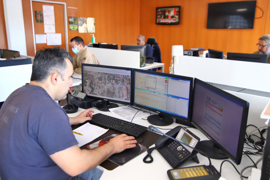 NEAMWAVE 21 exercício internacional envolveu entidades de proteção civil de diversos países Testar a prontidão na resposta a um alerta de tsunami . Setúbal participou