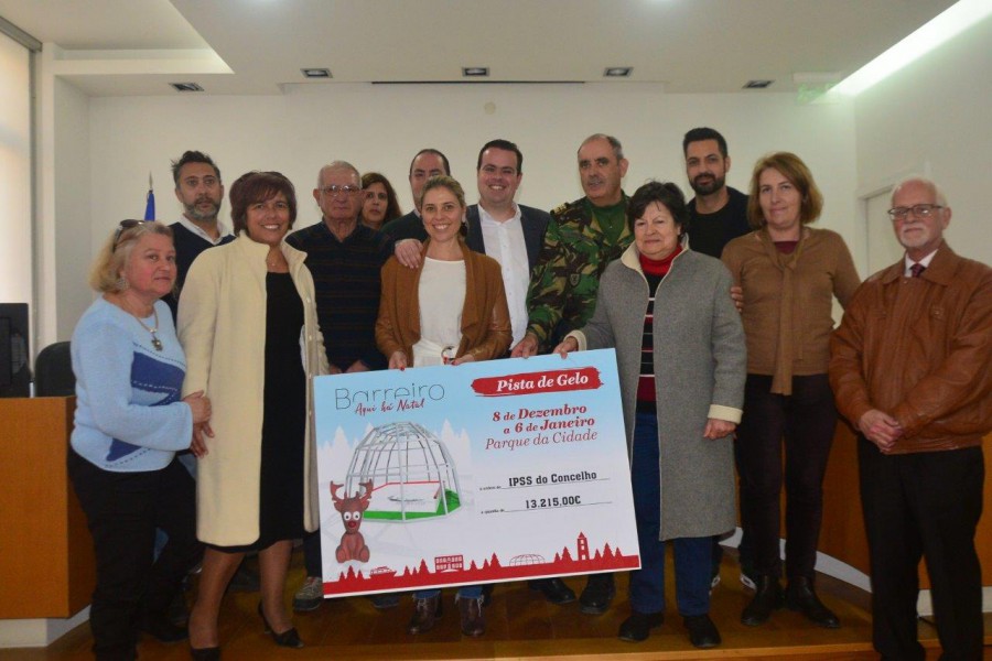 Barreiro – Pista de Gelo instalada no Parque da Cidade Município entregou 13.215€ da venda de ingressos às IPPSS’s do Concelho.