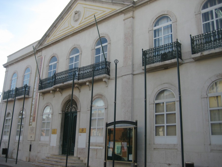 Montijo - Presidente da Câmara desconhece quaisquer factos que permitam identificar a suspeição lançada sobre os trabalhadores municipais