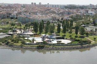 Moita - Complexo de Piscinas e Restaurante no Parque José Afonso na Baixa da Banheira Câmara Municipal vai concessionar novamente complexo