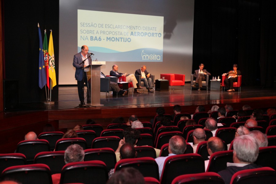 Moita Debate sobre projeto do novo Aeroporto de Lisboa na BA6 no Montijo «Ainda é tempo de travar esta opção desastrosa» afirma presidente da AMR Setúbal