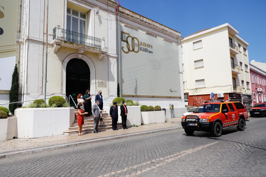 Dia Municipal do Bombeiro comemorado no Barreiro Comandante José Figueiredo sugere monumento de homenagem ao Bombeiro.