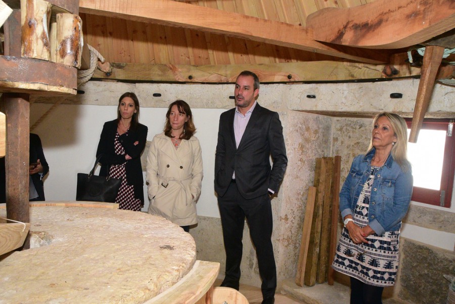 Câmara Municipal do Barreiro representada pelo Vereador Rui Braga Recebeu formalmente obra do Moinho Nascente