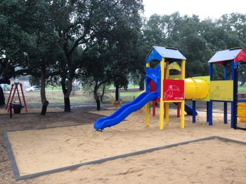 Palmela - Crianças de Quinta do Anjo têm espaço renovado Município investiu 22 mil euros em equipamento de Jogo e Recreio