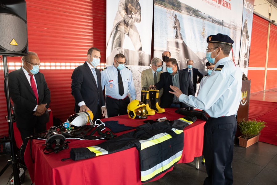 Câmara do Seixal atribui comparticipações financeiras para aquisição de ambulância e equipamentos de proteção individual aos Bombeiros e Cruz Vermelha