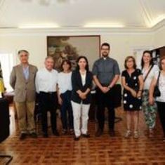 Resposta a situações de pobreza extrema em Almada Câmara Municipal assina protocolo com instituições . Plano Municipal de Emergência Social
